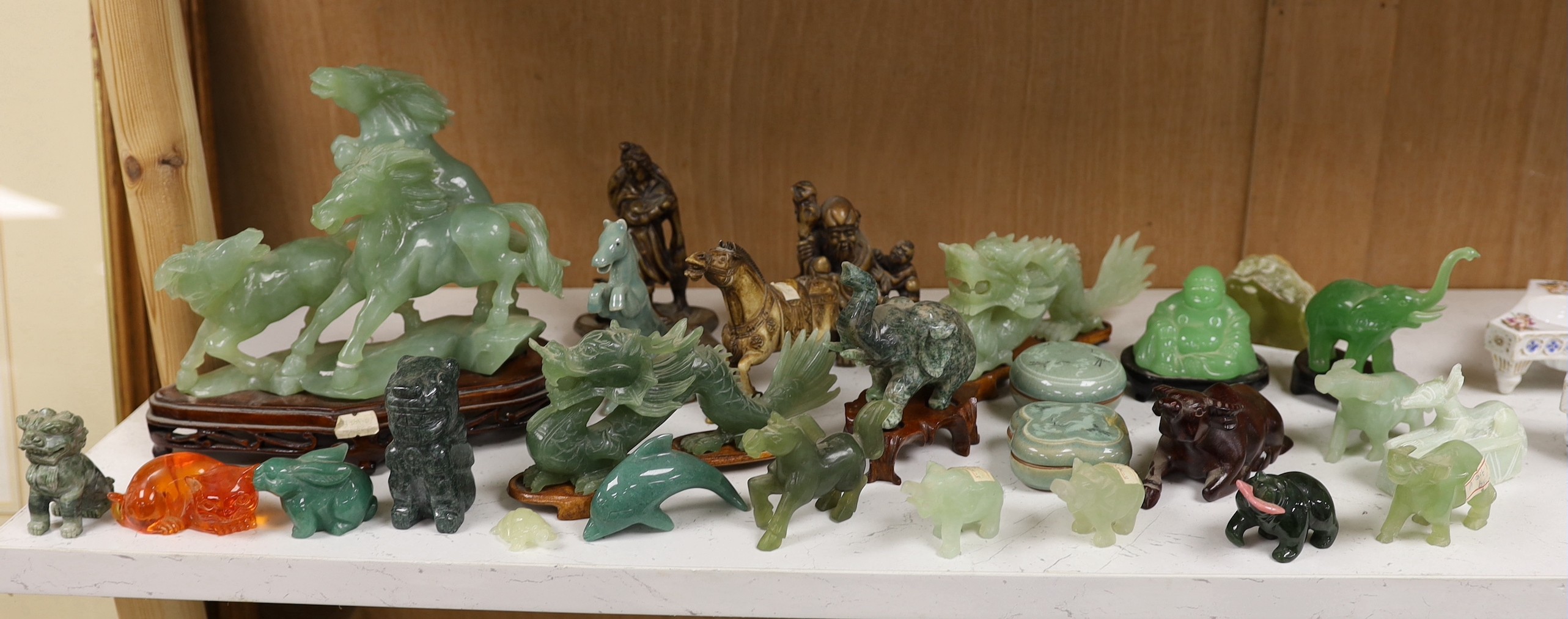 A large collection of Chinese hardstone carvings etc., The largest 19 cm high                                                                                                                                               