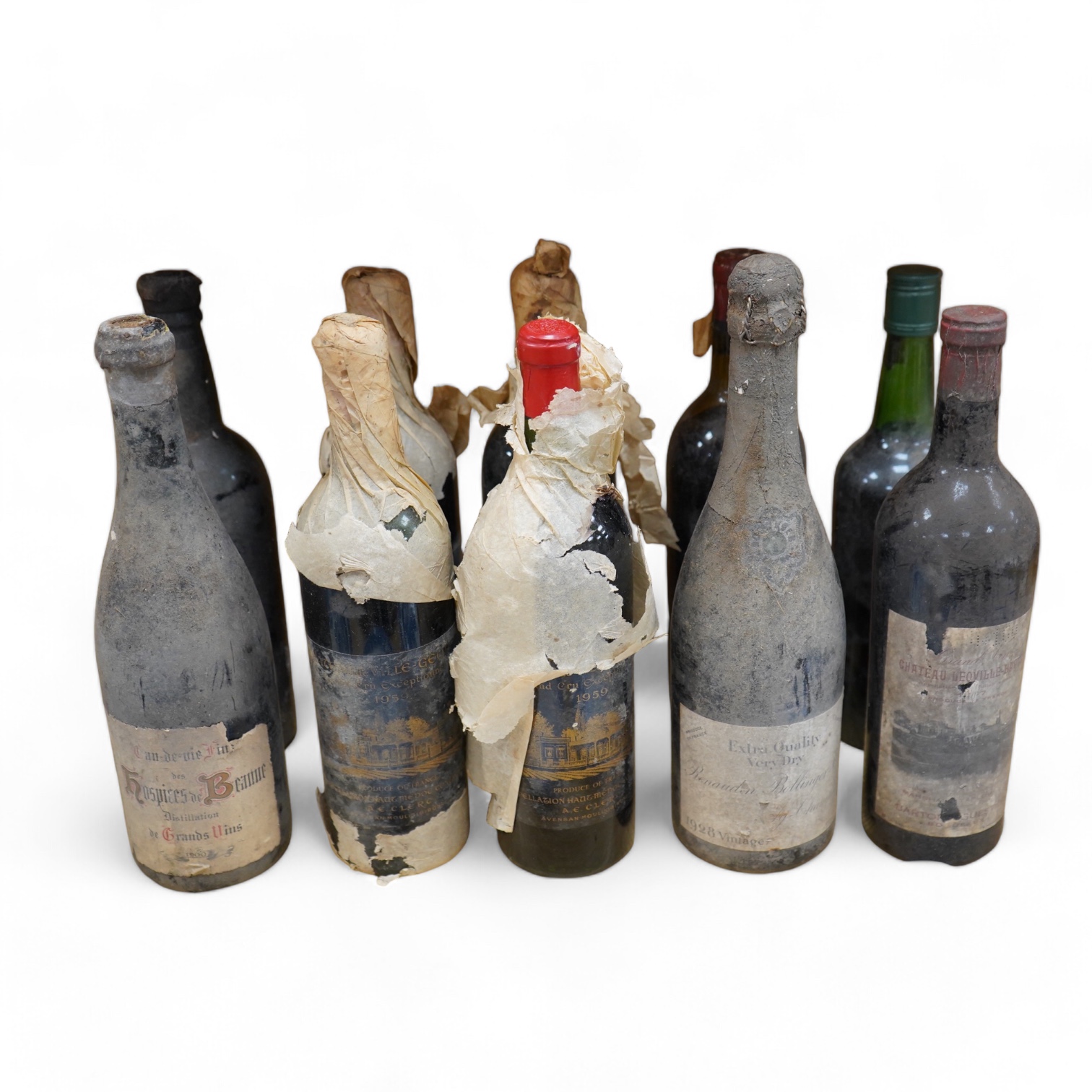 Ten bottles of red wines to include six bottles of mixed Claret/Bordeaux, four bottles Chateau de Ville-George’s, Grand Cru 1959, two bottles of Chateau Leoville Barton 1947 and two others without labels, a bottle Cau de