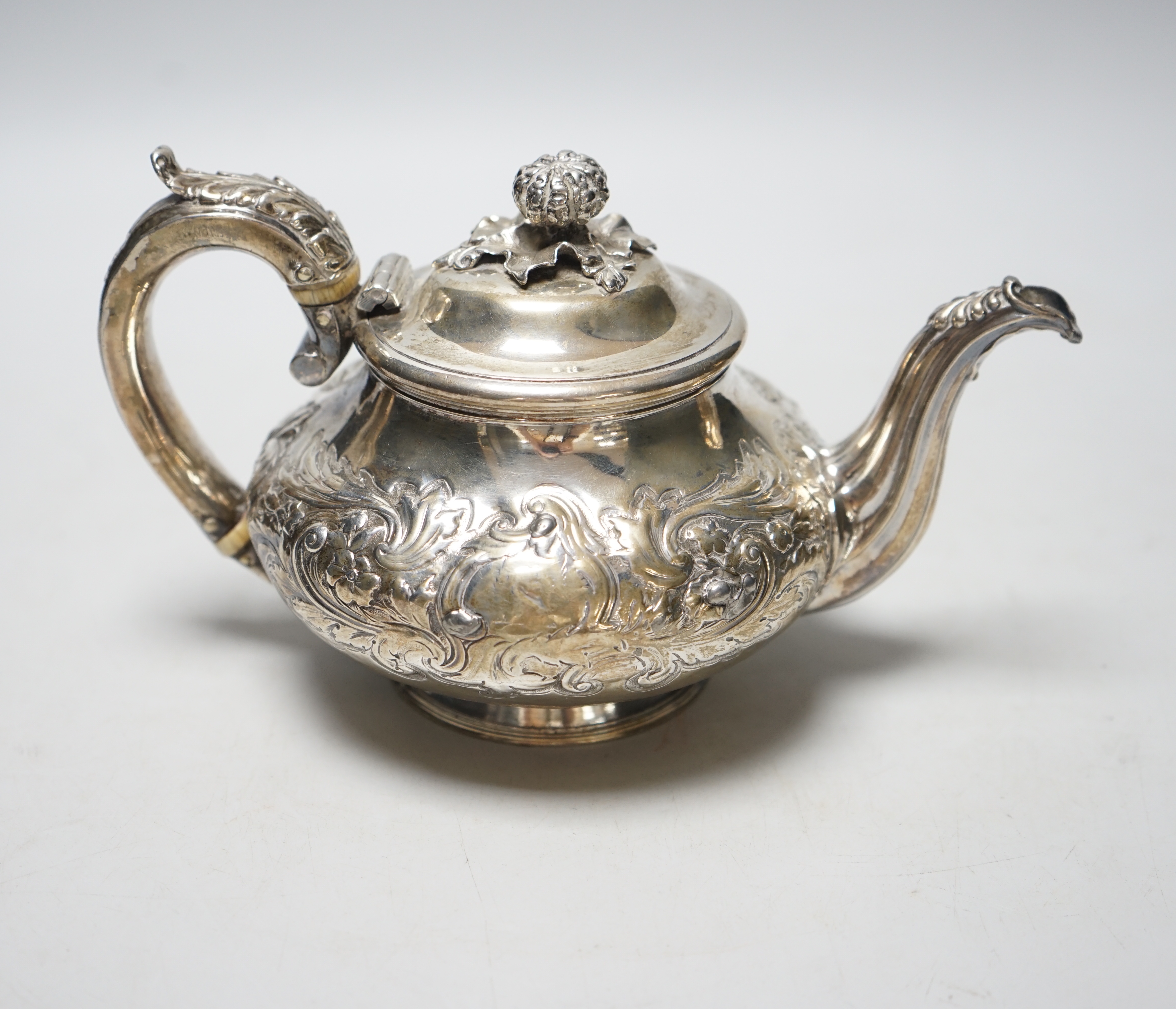 A George IV squat silver teapot, by The Barnards, London, 1829, gross weight 17.7oz. CITES Submission reference KRZ92SNN                                                                                                    