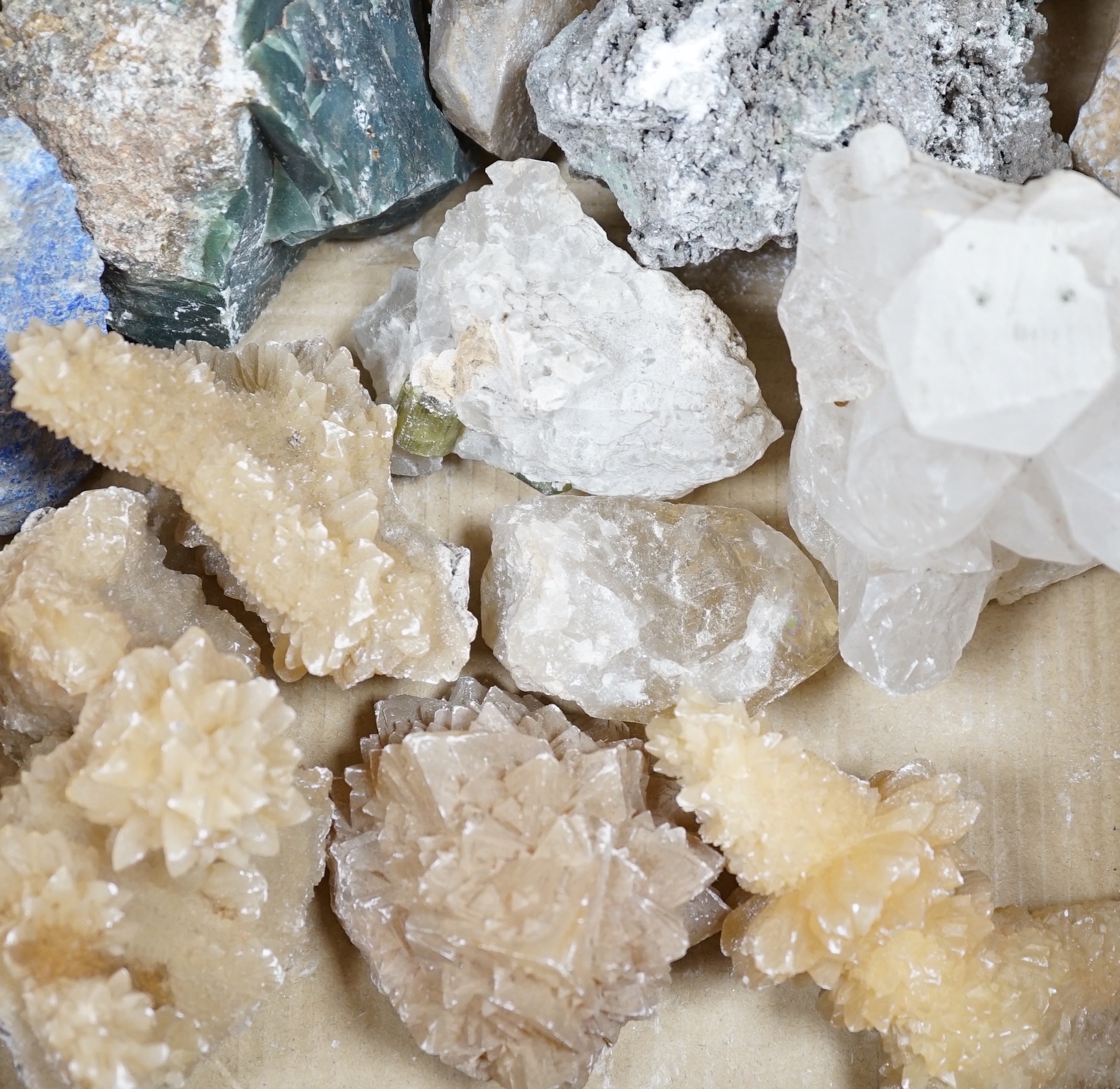 A quantity of quartz and various crystal specimens, the largest approximately 19cm wide                                                                                                                                     