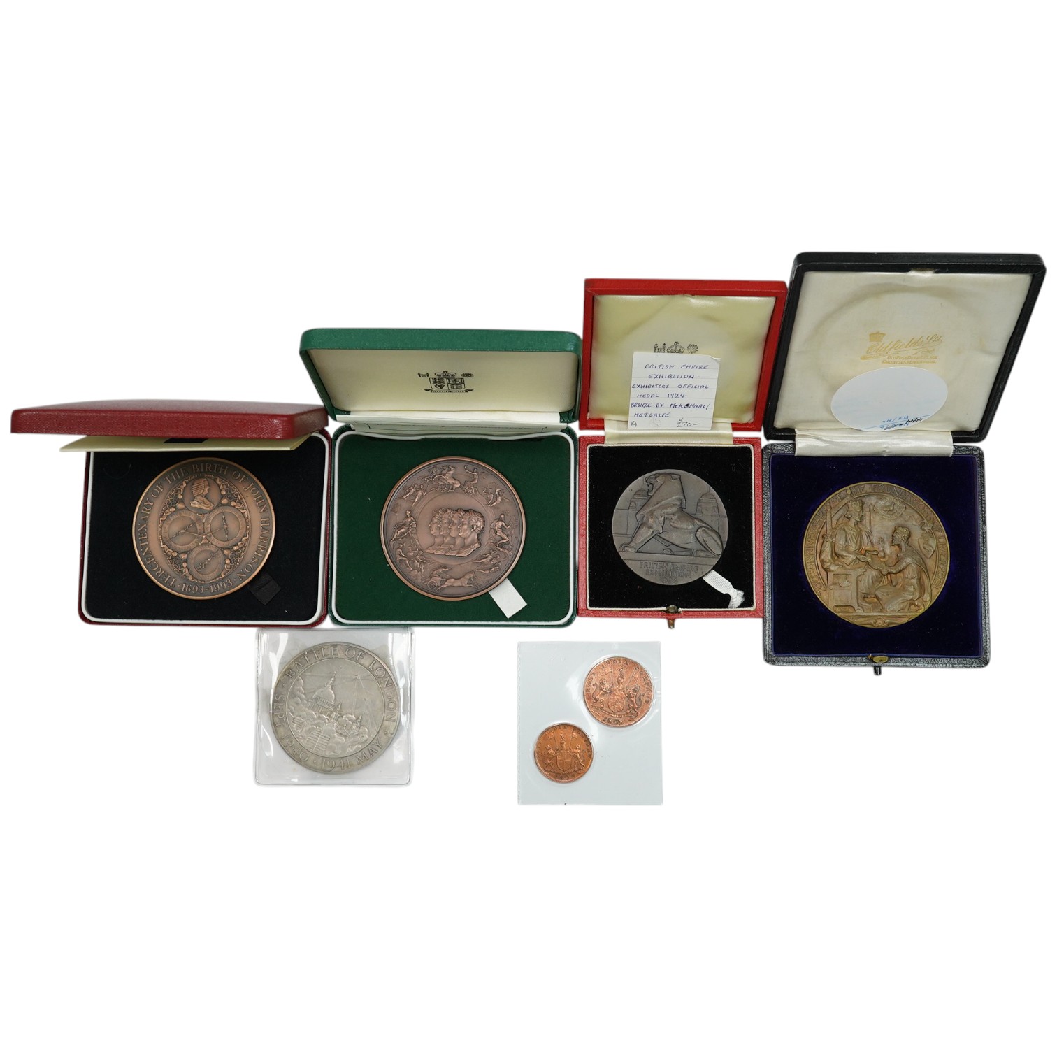 British commemorative medals, comprising Battle of a Battle of London June 1944, silver bronze, British Empire exhibition 1924 exhibitors cased bronze medal, Liverpool 700th anniversary of foundation (1207–1907), cased b