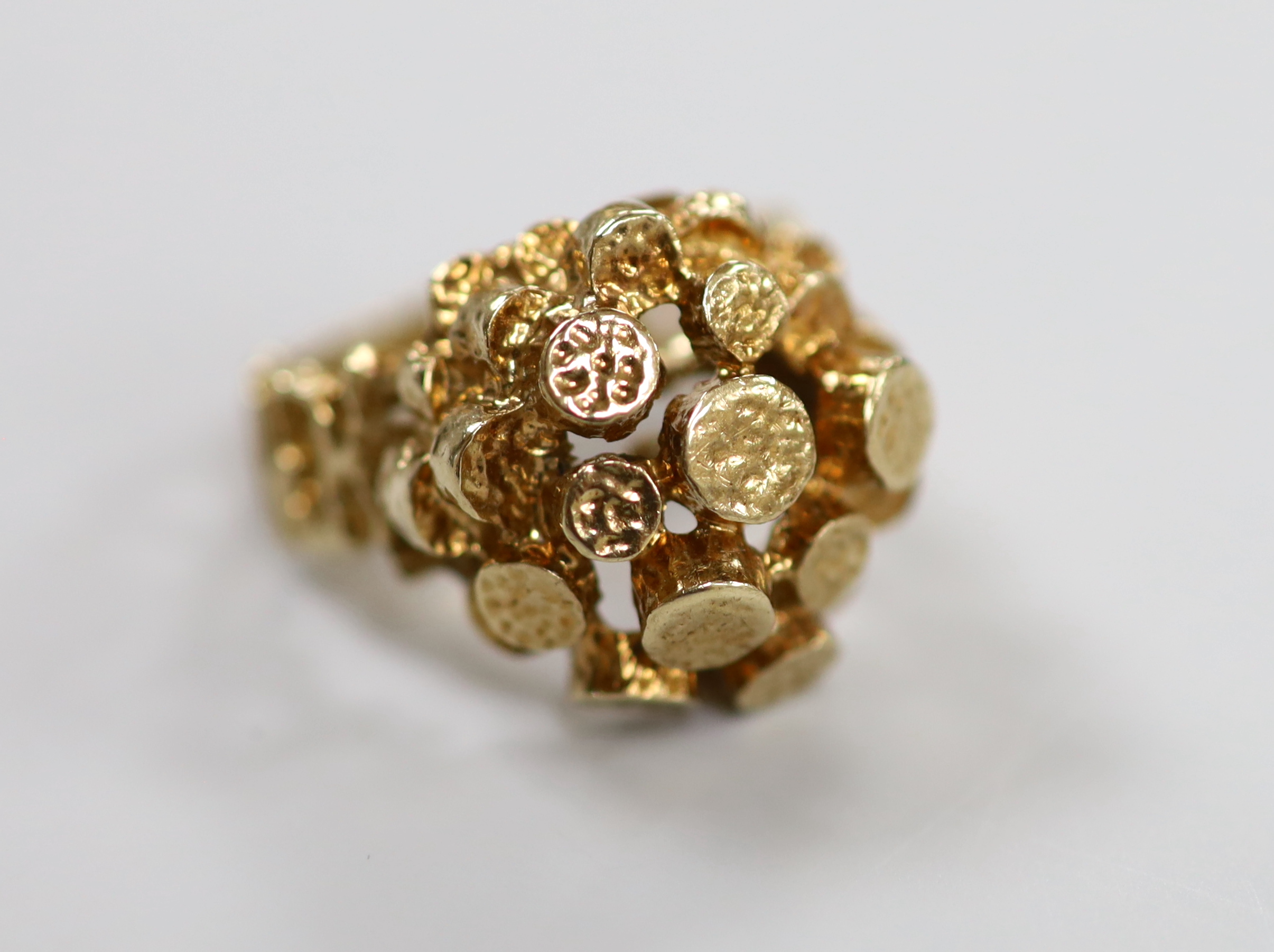 A 1960's/1970's 9ct gold modernist ring, size N, 9.1 grams.                                                                                                                                                                 