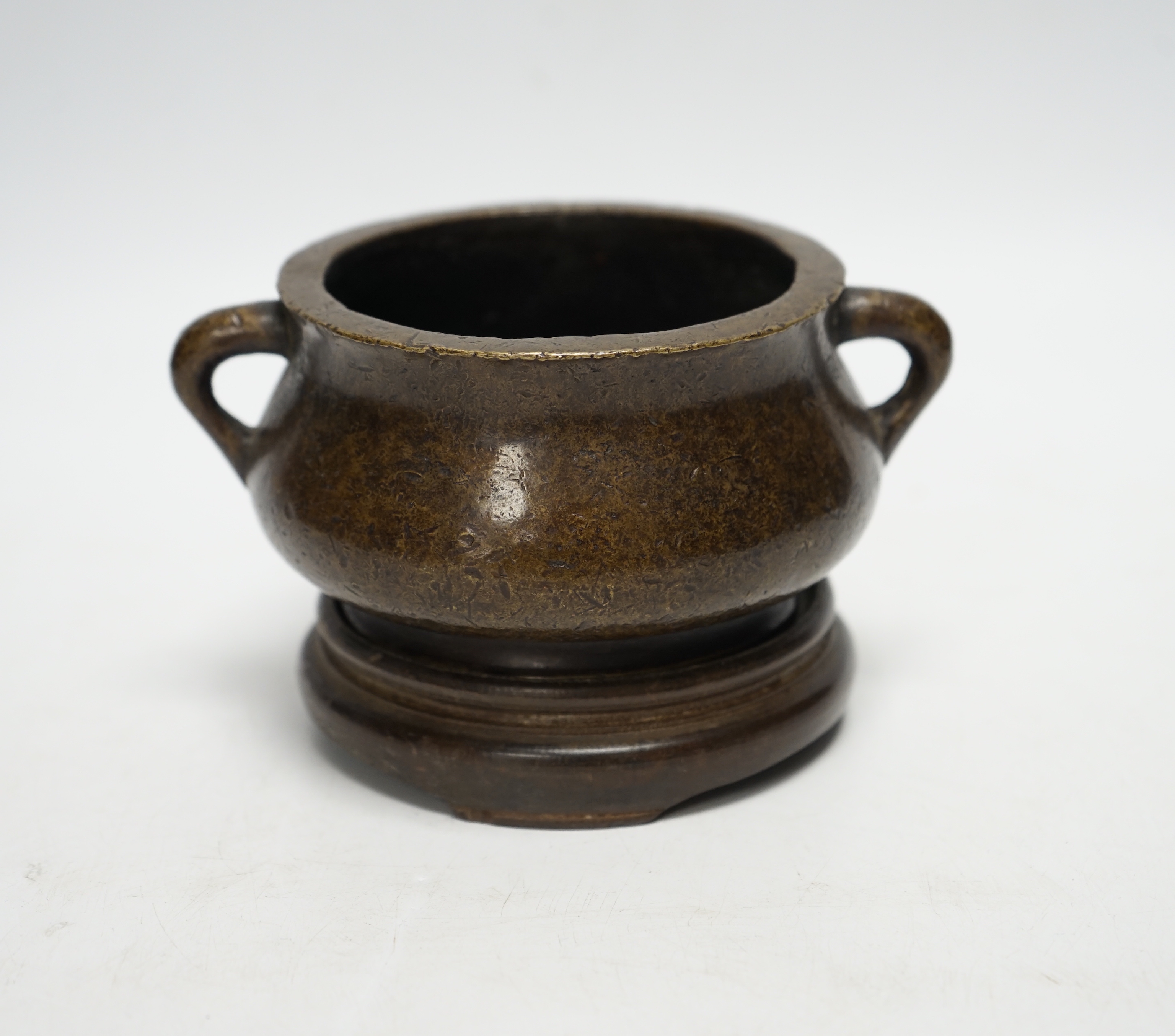 A Chinese bronze censer, Xuande mark, on plinth, 8cm                                                                                                                                                                        