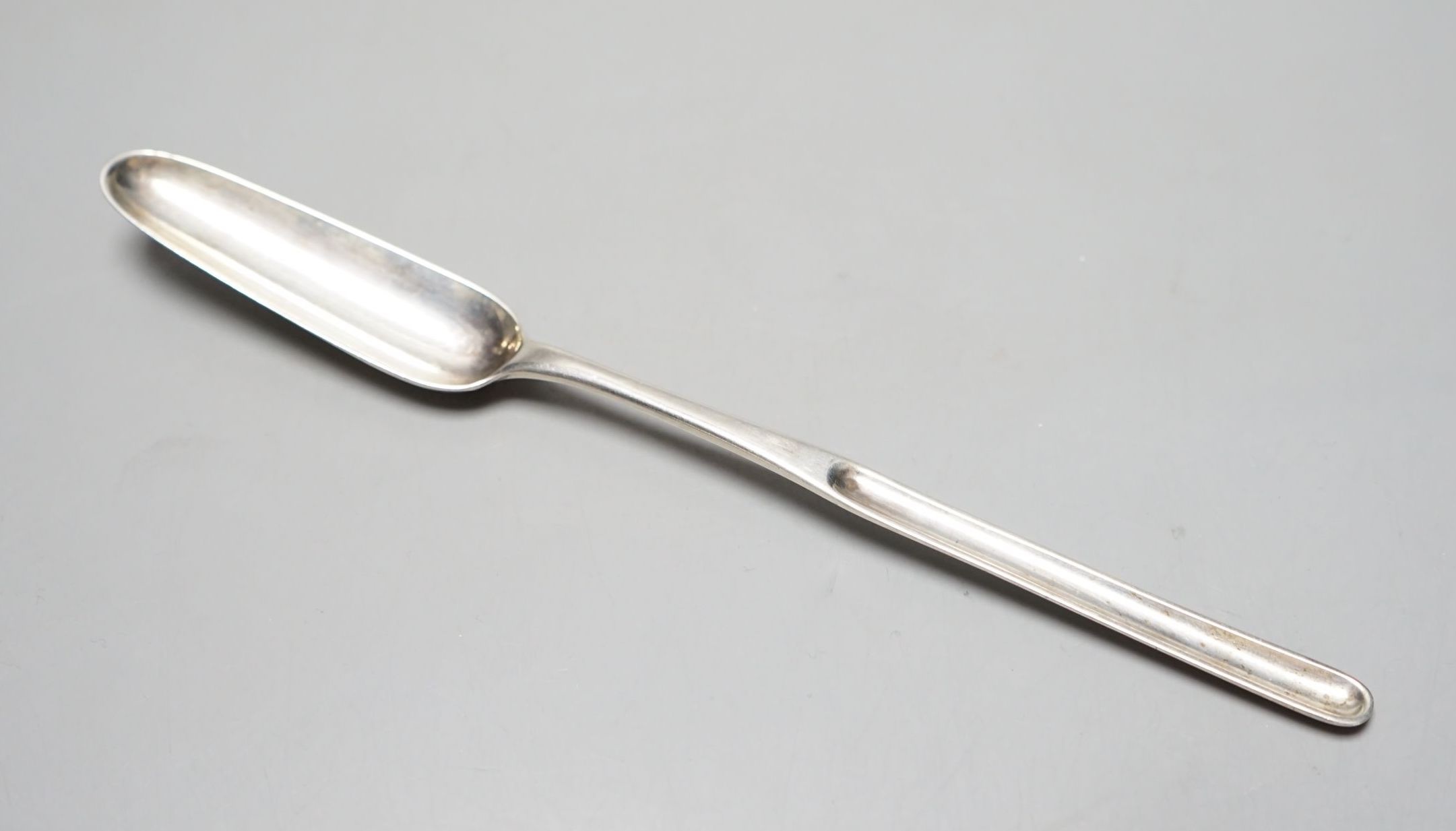 A George III silver marrow scoop, I.B.London, 1805, 21.5cm.                                                                                                                                                                 