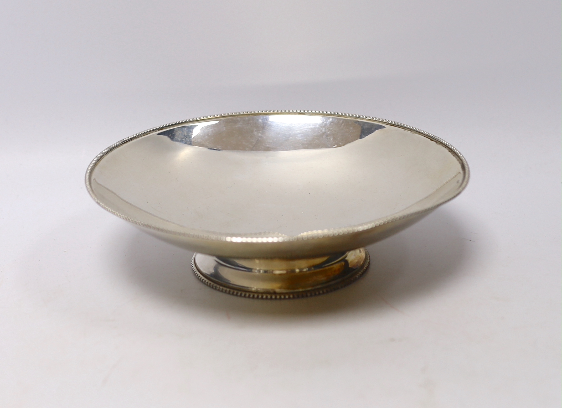 George V silver shallow fruit bowl, James Dixon & Sons, Sheffield, 1920, diameter 20.4cm                                                                                                                                    