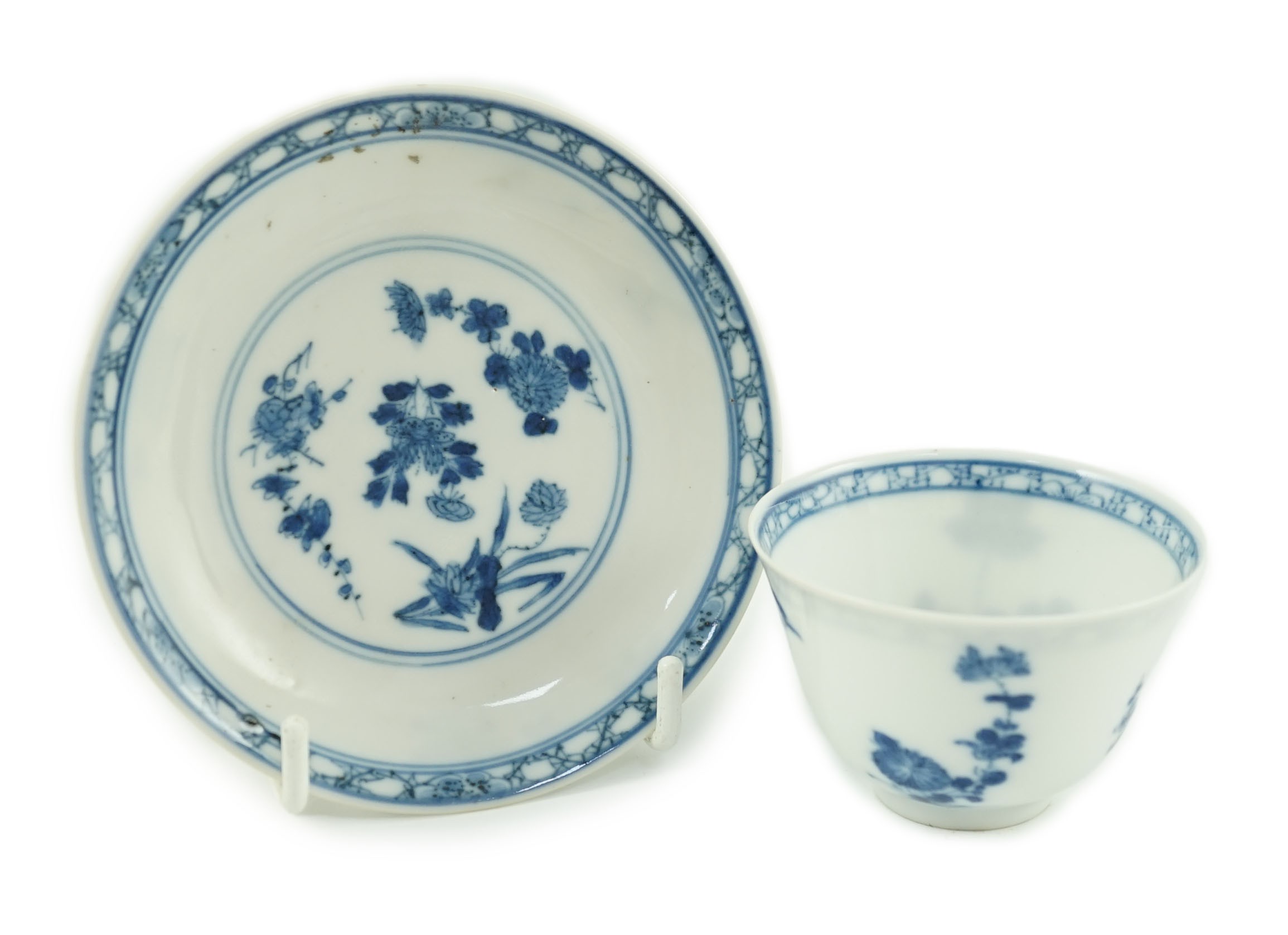 A Chinese blue and white tea bowl and saucer, Chenghua mark but Kangxi period, 9.7cm diameter                                                                                                                               