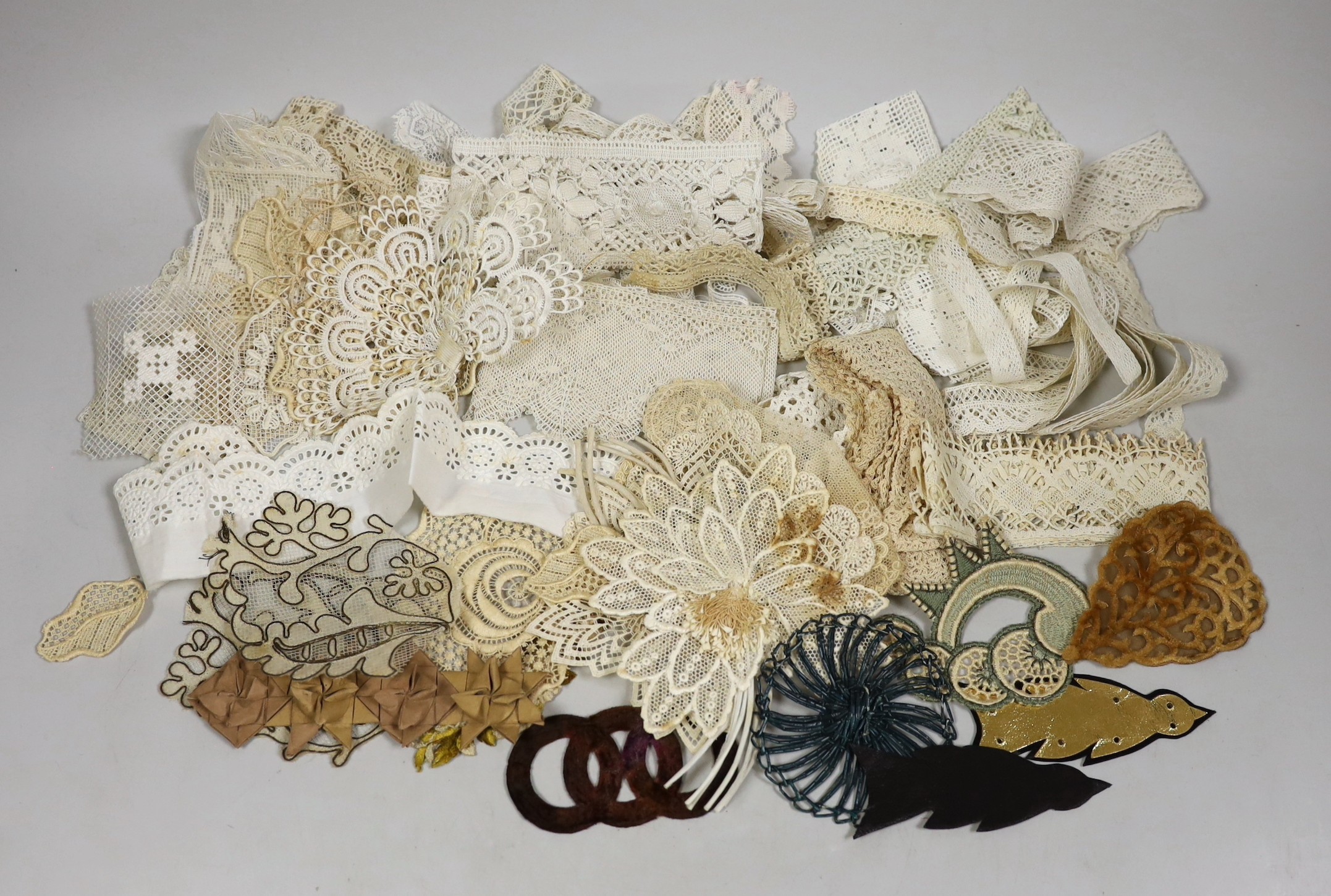 A collection of mixed 20th century lace trim, inserts and appliqués                                                                                                                                                         
