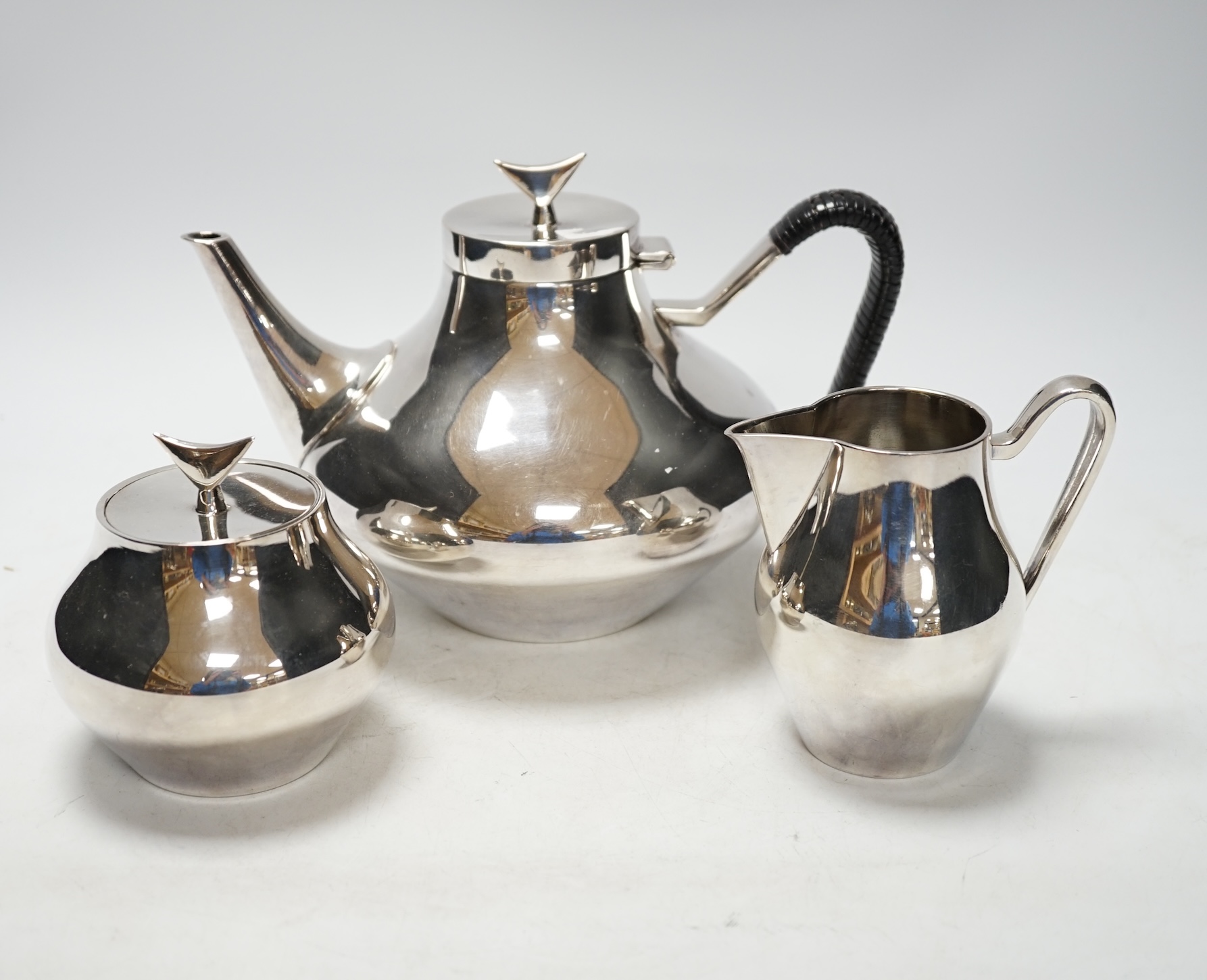 John Pritt for Reed & Barton, a plated three piece tea set, 15cm                                                                                                                                                            