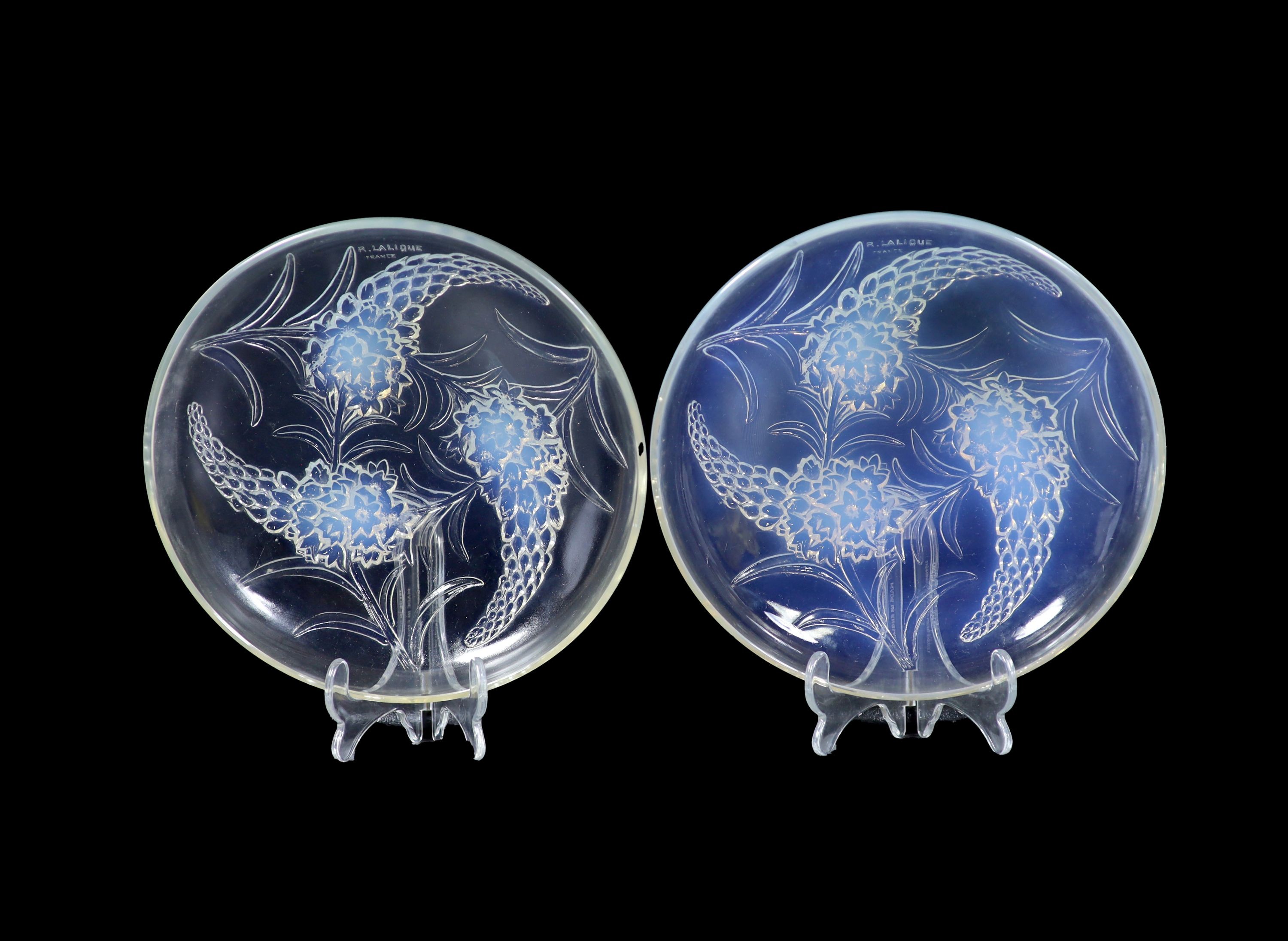 A pair of R. Lalique Veronique opalescent glass bowls, model No.397, designed 1928, 22cm diameter                                                                                                                           