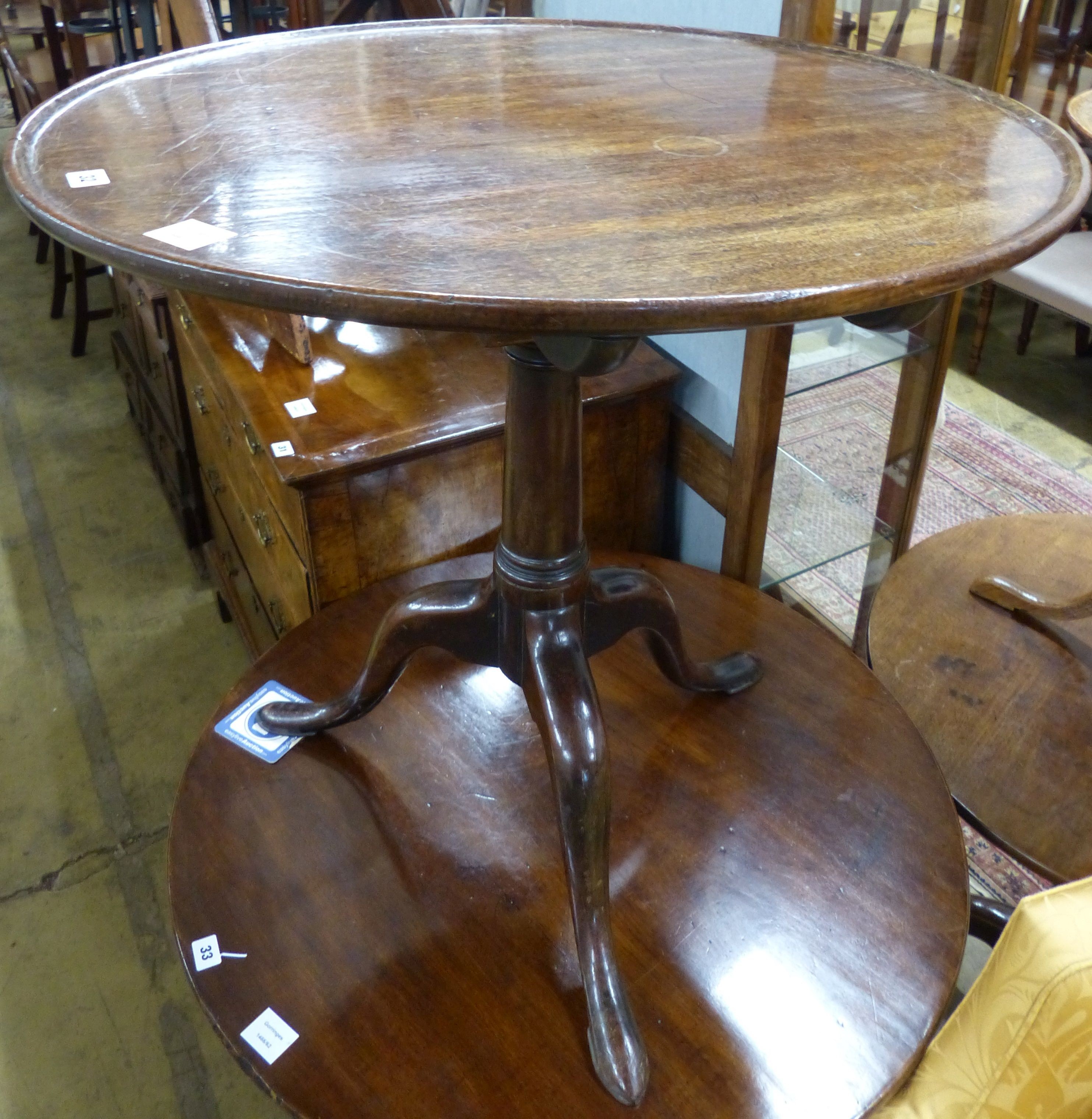 A George III mahogany birdcage tea table with circular tilt top, Diam.74cm H.74cm                                                                                                                                           