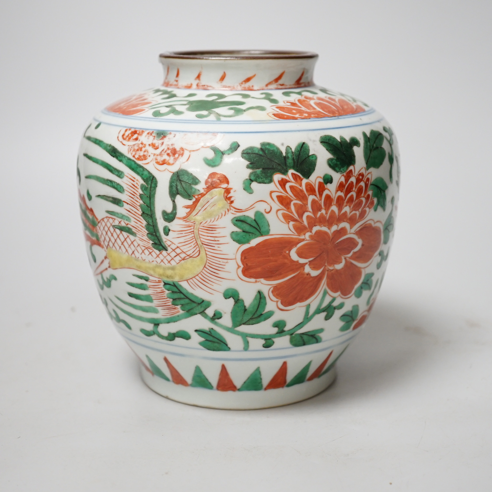 A 20th century Chinese wucai jar, 16cm                                                                                                                                                                                      