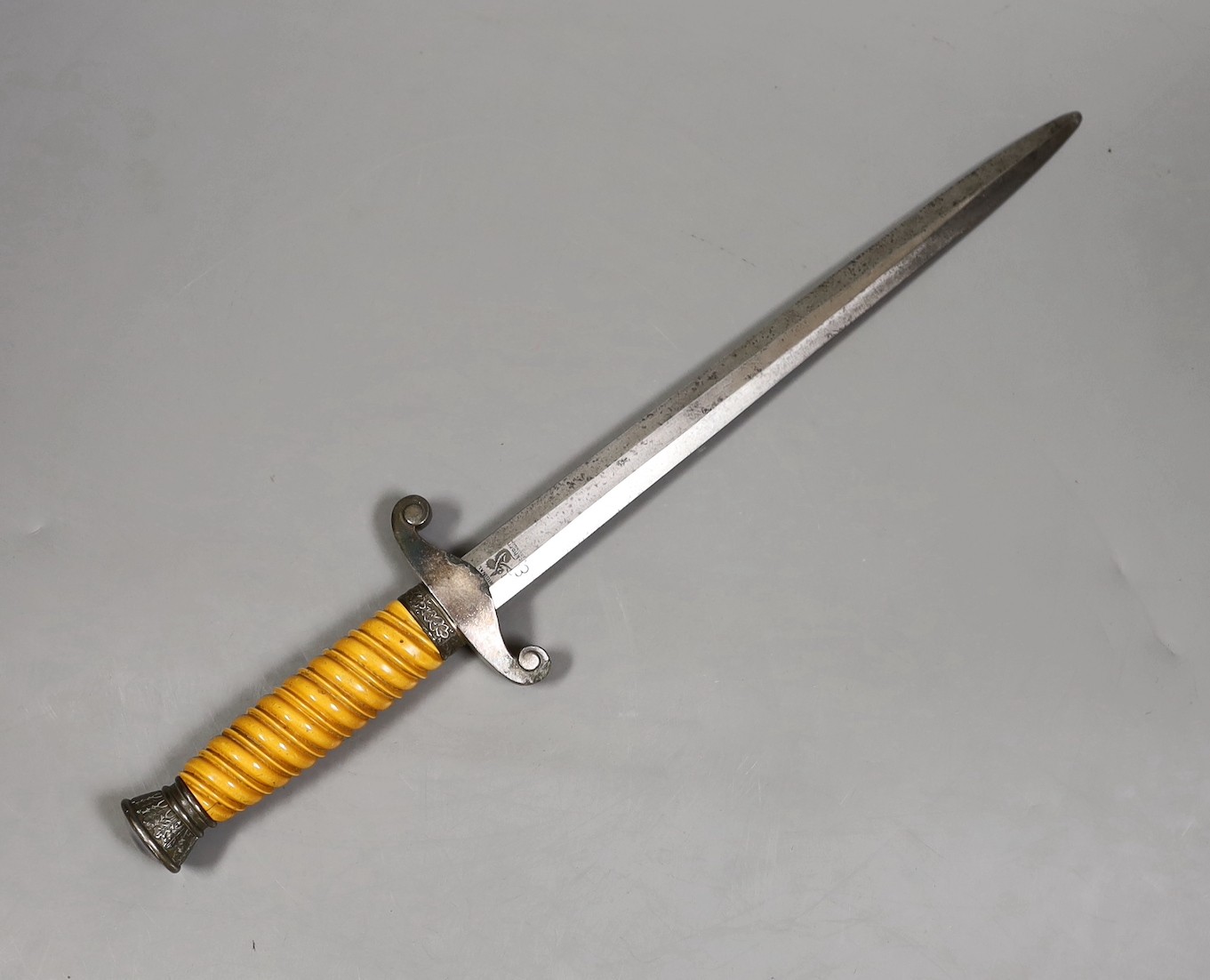 A WWII German dagger                                                                                                                                                                                                        