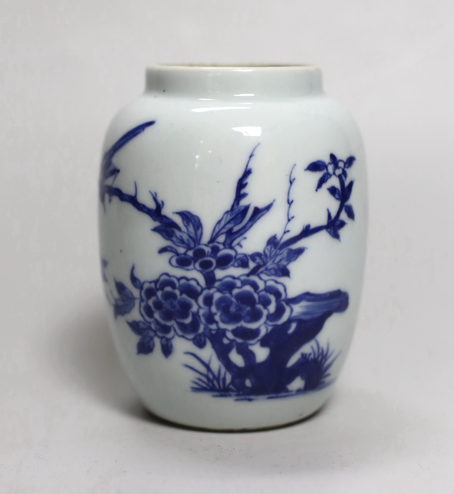 A Chinese blue and white jar, 10.5cm                                                                                                                                                                                        