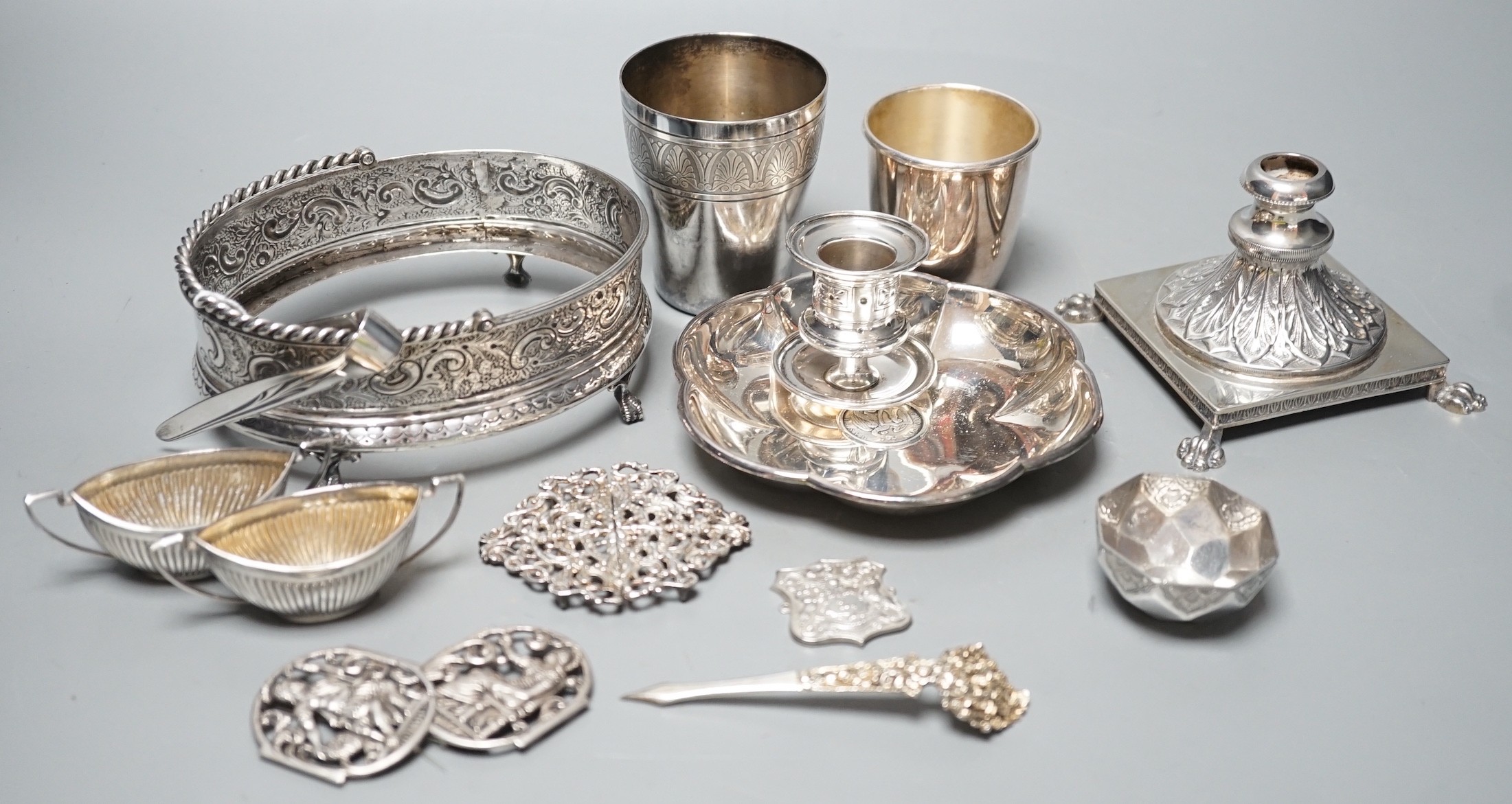 Sundry small silver including Georgian stand base, John Emes, London, 1806, length 14.1cm, pair of later salts and a small plaque, together with other continental white metal items including a German beaker, nurses buckl