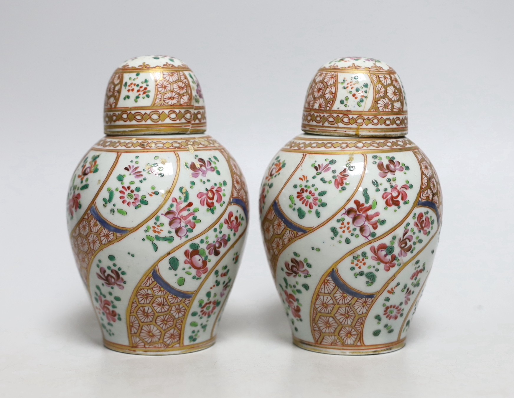 A pair of 19th century Samson of Paris jars and covers, 14cm                                                                                                                                                                