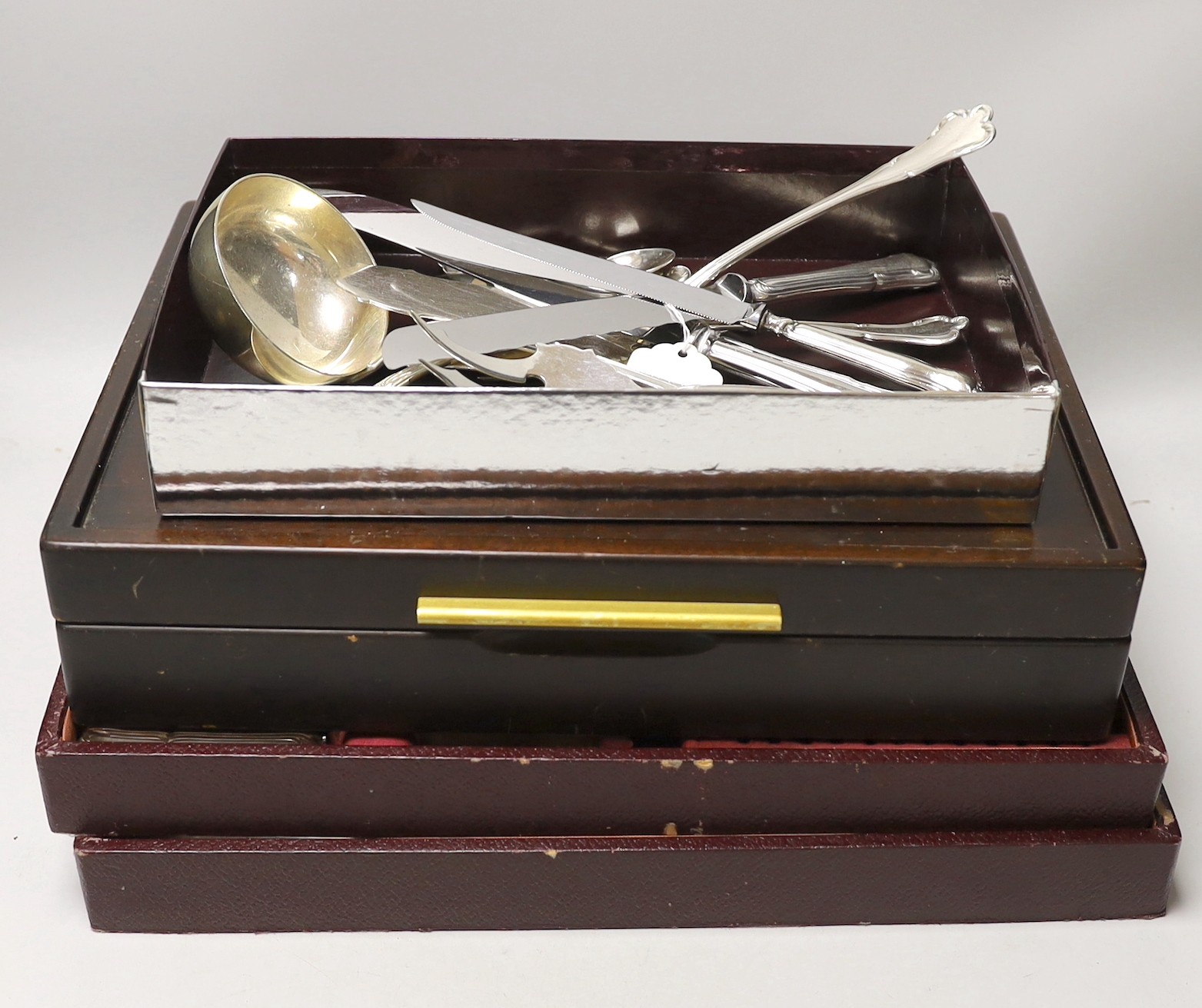 A matched part canteen of mid 20th century Italian 800 standard white metal cutlery                                                                                                                                         