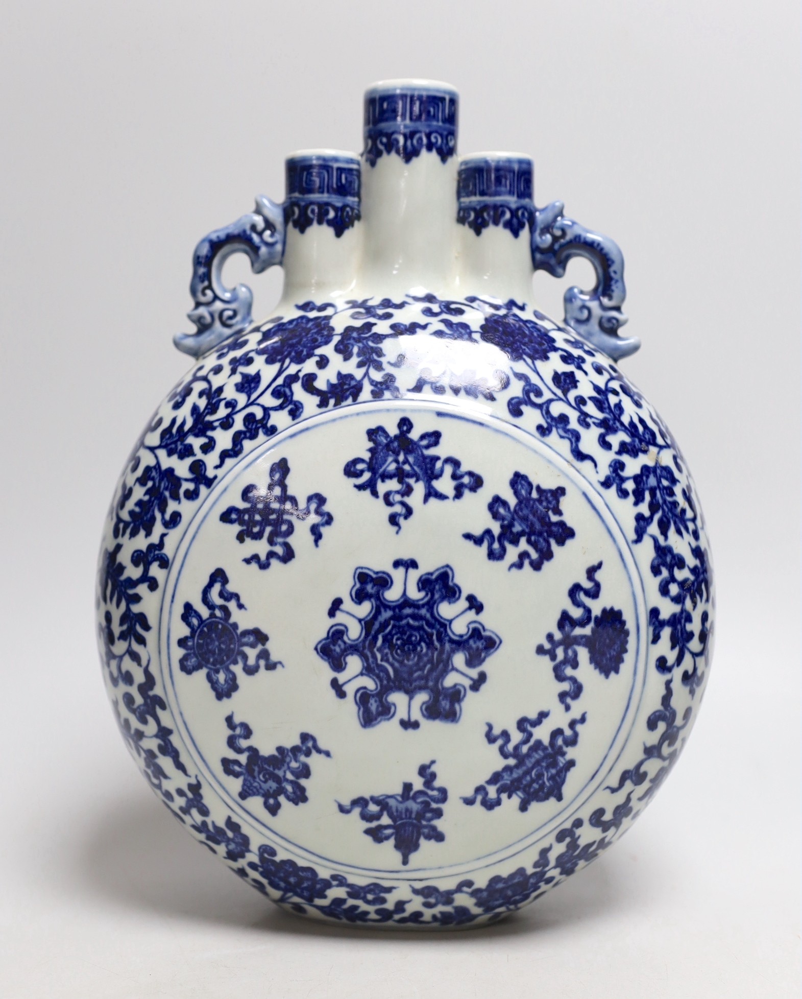A Chinese blue and white moonflask, 8.5cms high                                                                                                                                                                             